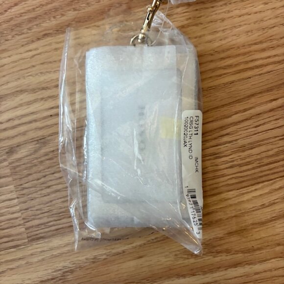 COACH 57311 CROSSGRAIN LEATHER CHALK WHITE ID BADGE LANYARD NEW NWT - Picture 4 of 4